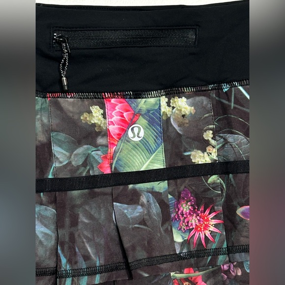 Lululemon Run Pace Setter Skirt Built In Shorts in Curious Jungle Multicolor - Picture 8 of 13